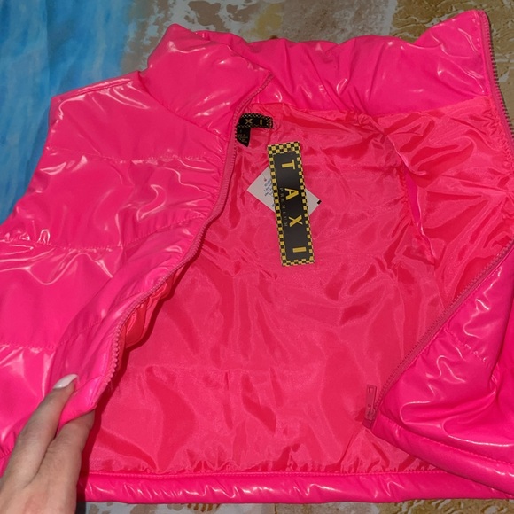 Sleeveless puffer jacket - Picture 3 of 5